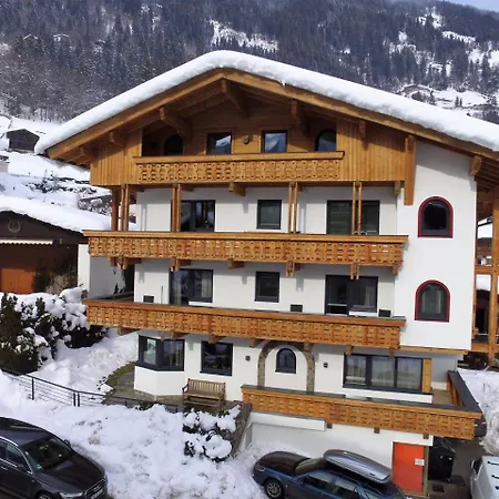 Holiday Residenz Tuxertal 4 Apartment *
