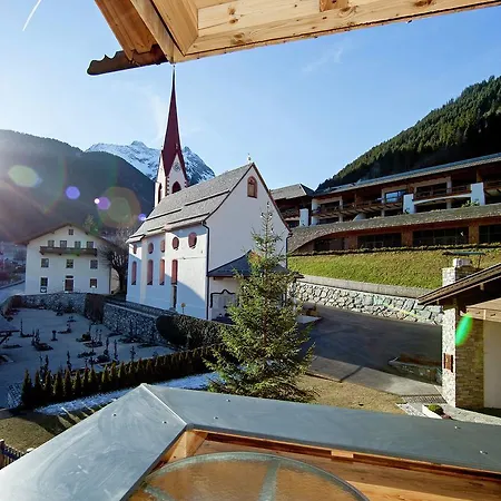 Апартаменты Holiday Residenz Tuxertal 4 *
